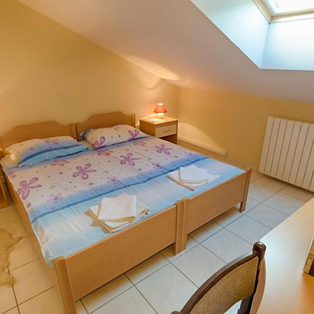 Arka Apartment Stara Novalja Ngoại thất bức ảnh