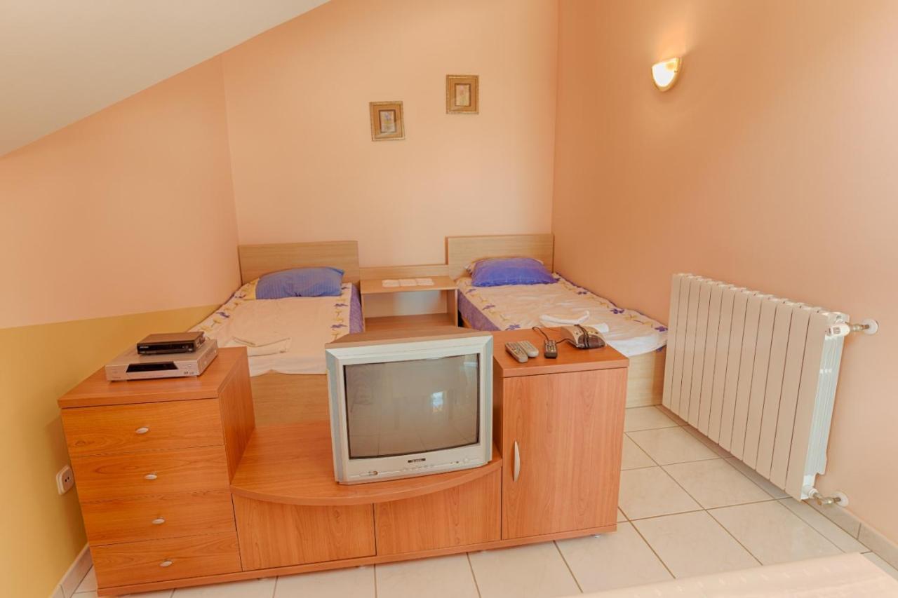 Arka Apartment Stara Novalja Ngoại thất bức ảnh