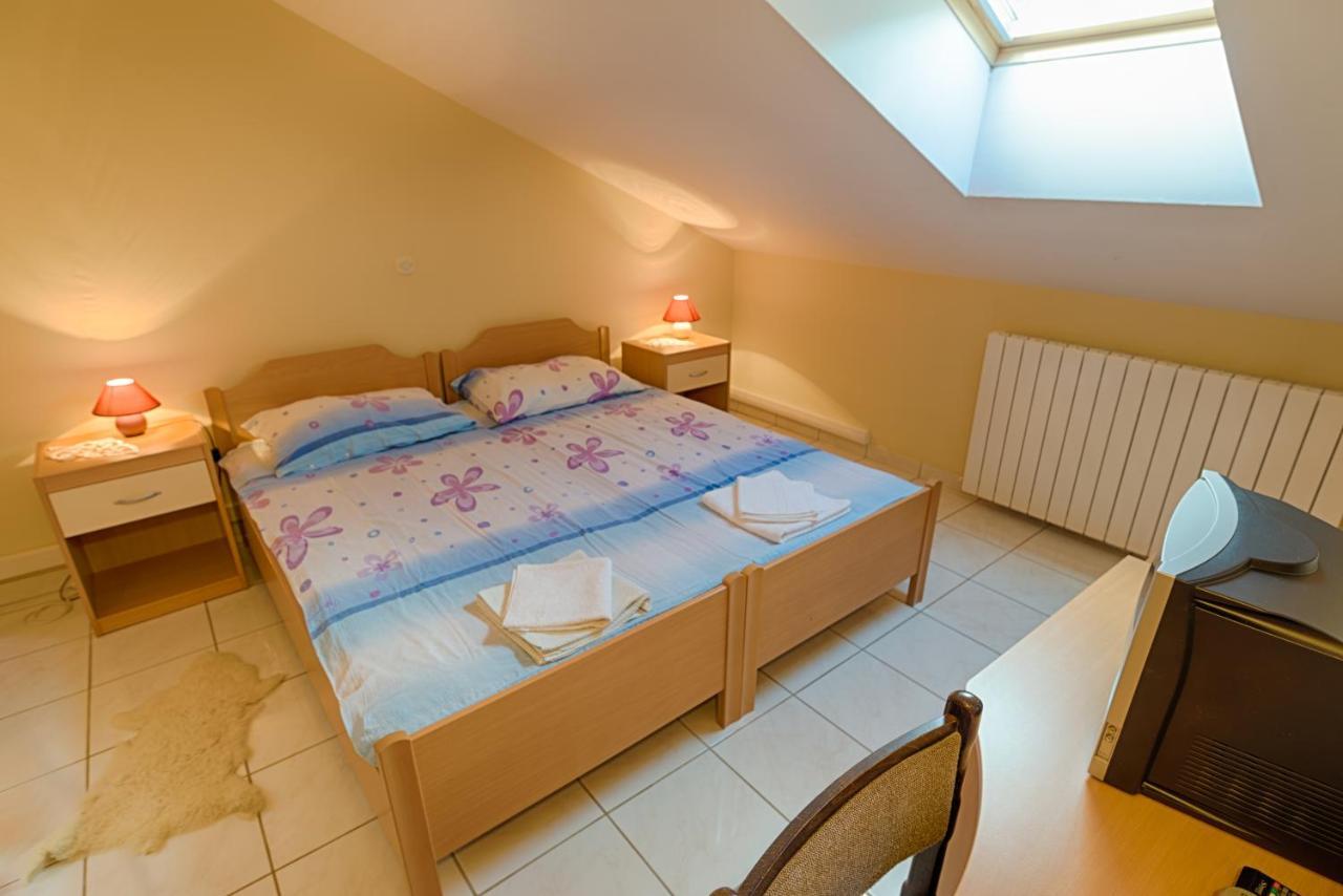 Arka Apartment Stara Novalja Ngoại thất bức ảnh