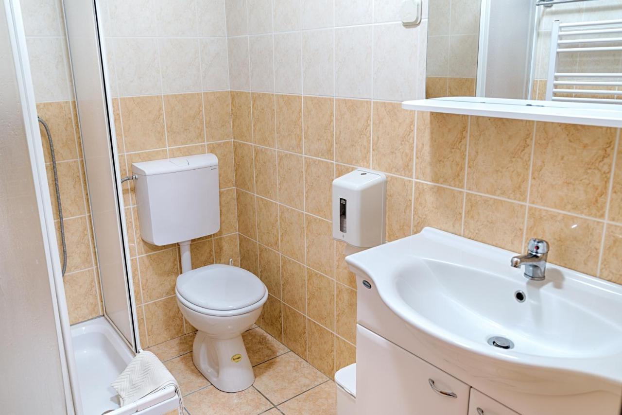 Arka Apartment Stara Novalja Ngoại thất bức ảnh