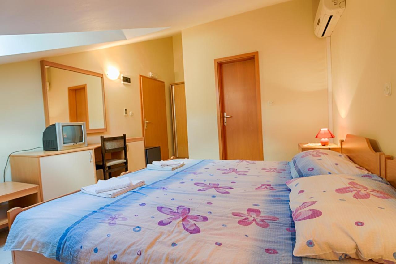 Arka Apartment Stara Novalja Ngoại thất bức ảnh